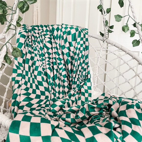 Kelly Green Minky Wavy Checkerboard Blanket Handmade Luxury Custom Throw - Picture 4 of 4